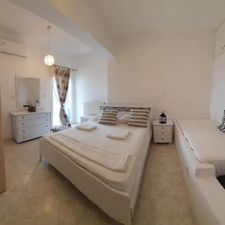 Holiday home Sea View Lolantonis