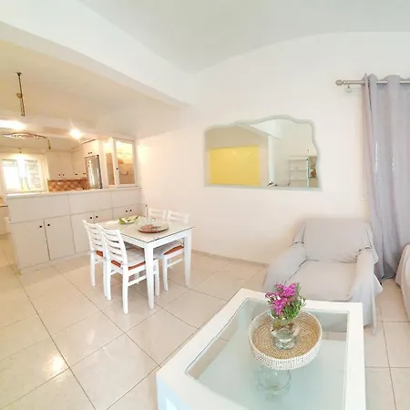 Sea View Lolantonis Holiday home *